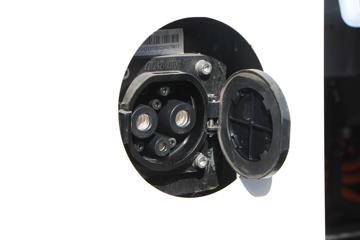 �������� HOWO TX�ؿ� 8X4 6.2�׻���ʽ���綯��ж��(ZZ3317V446GZ1SBEV35)ͼƬ