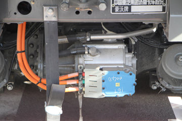 �������� HOWO TX�ؿ� 8X4 6.2�׻���ʽ���綯��ж��(ZZ3317V446GZ1SBEV35)ͼƬ