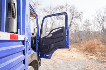 ���� ����˹V8 180���� 5.8���Ű������ػ���(����)(HFC1128P31K2D7S)ͼƬ