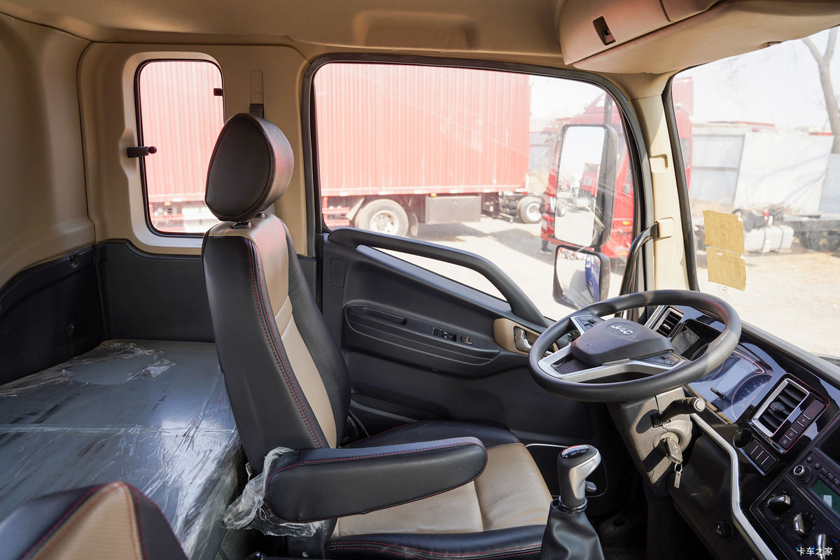 ���� ����˹V8 180���� 5.8���Ű������ػ���(����)(HFC1128P31K2D7S)��ʻ��                                               