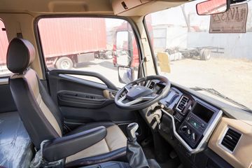 ���� ����˹V8 180���� 5.8���Ű������ػ���(����)(HFC1128P31K2D7S)ͼƬ