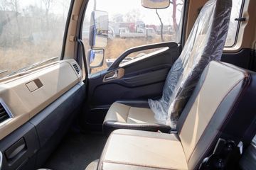 ���� ����˹V8 180���� 5.8���Ű������ػ���(����)(HFC1128P31K2D7S)ͼƬ