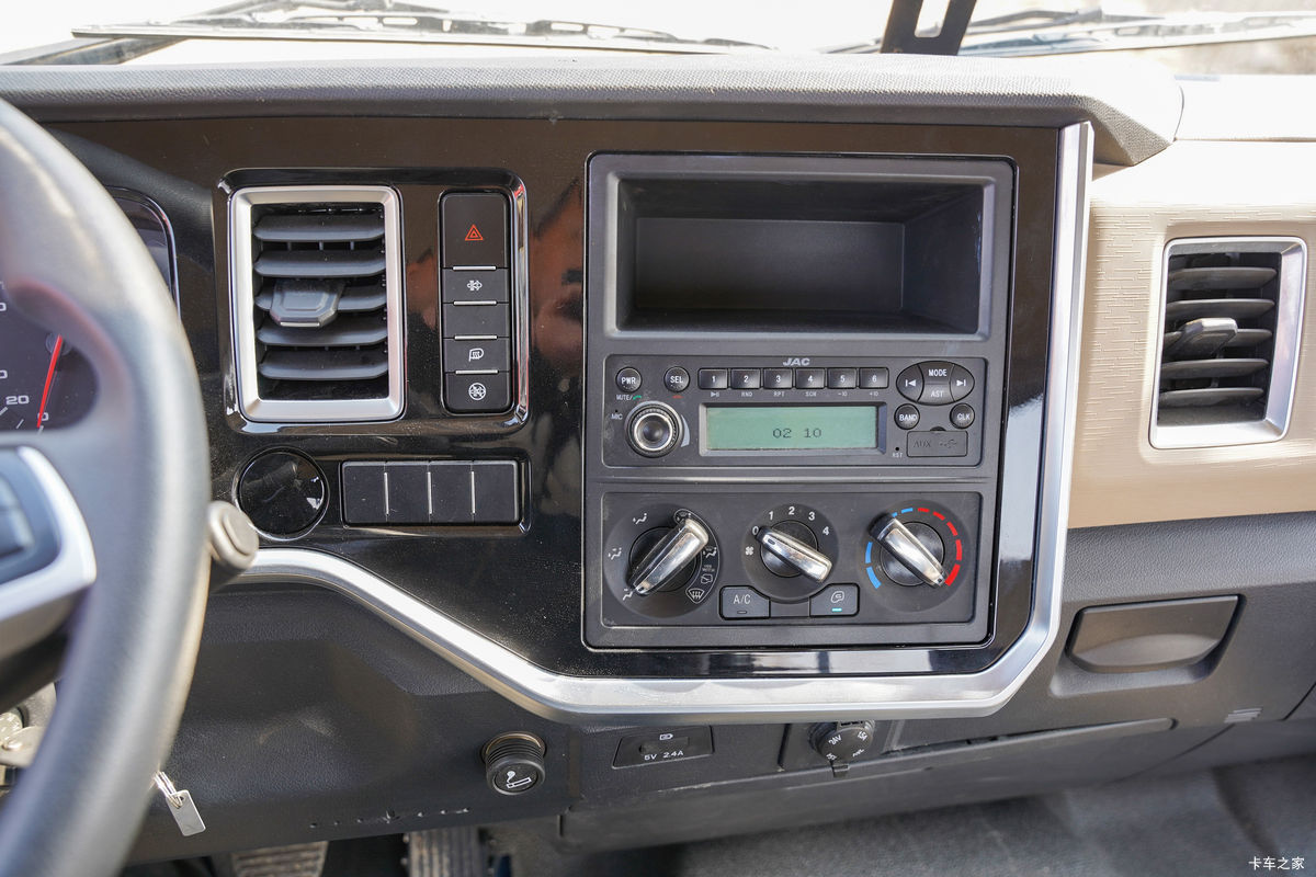 ���� ����˹V8 180���� 5.8���Ű������ػ���(����)(HFC1128P31K2D7S)��ʻ��                                               