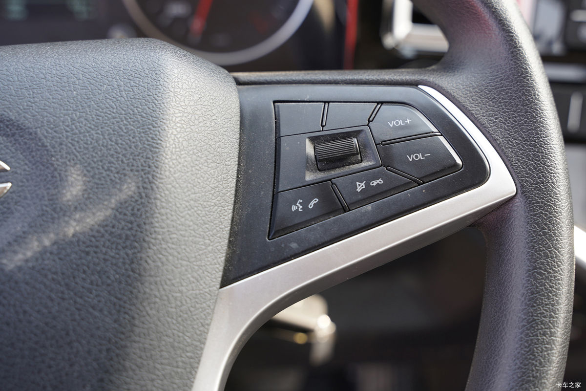 ���� ����˹V8 180���� 5.8���Ű������ػ���(����)(HFC1128P31K2D7S)��ʻ��                                               