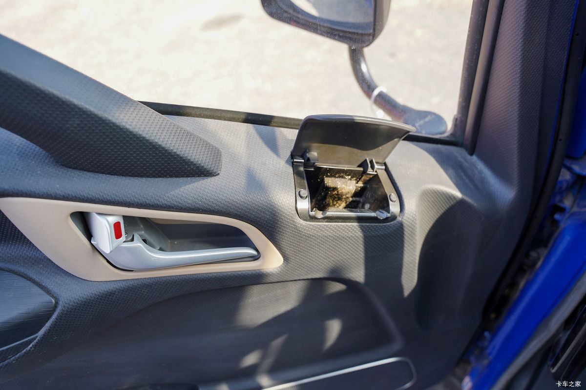 ���� ����˹V8 180���� 5.8���Ű������ػ���(����)(HFC1128P31K2D7S)��ʻ��                                               