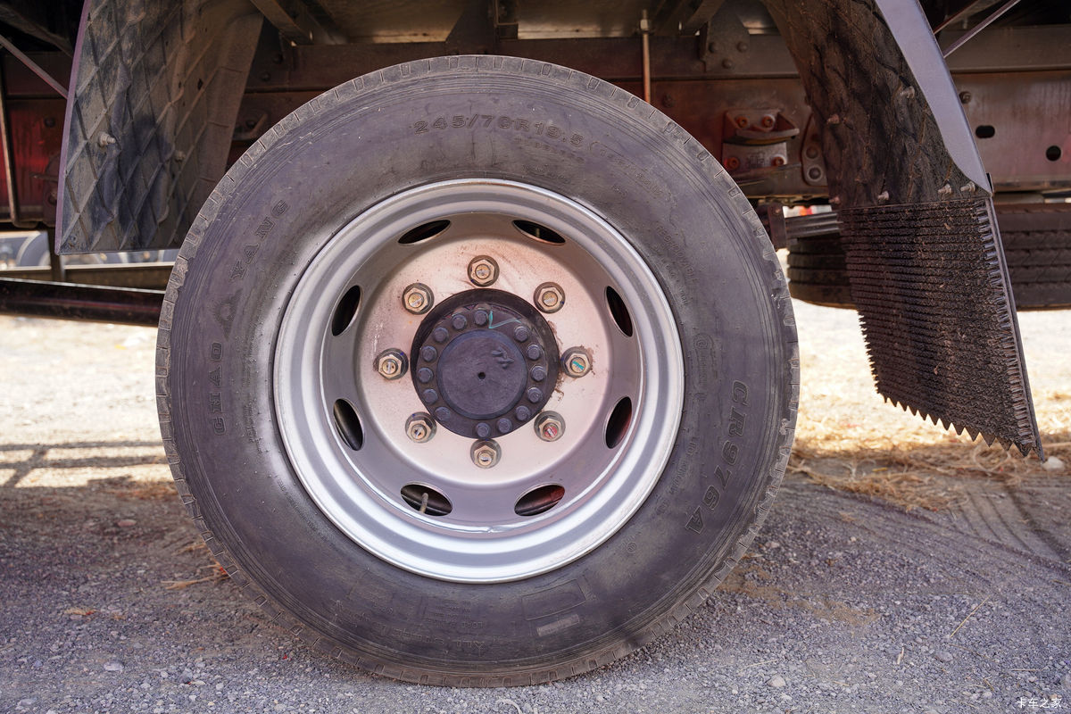 ���� ����˹V8 180���� 5.8���Ű������ػ���(����)(HFC1128P31K2D7S)����                                                