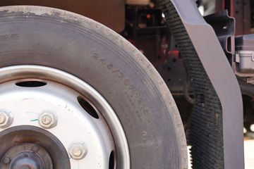 ���� ����˹V8 180���� 5.8���Ű������ػ���(����)(HFC1128P31K2D7S)ͼƬ