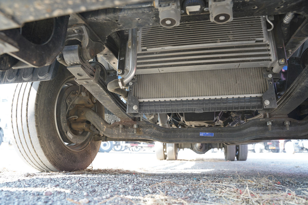 ���� ����˹V8 180���� 5.8���Ű������ػ���(����)(HFC1128P31K2D7S)����                                                