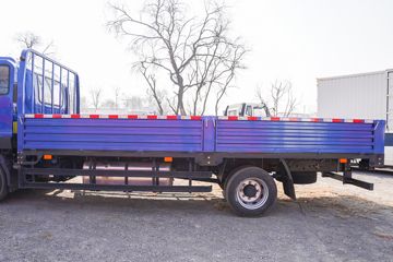 ���� ����˹V8 180���� 5.8���Ű������ػ���(����)(HFC1128P31K2D7S)ͼƬ