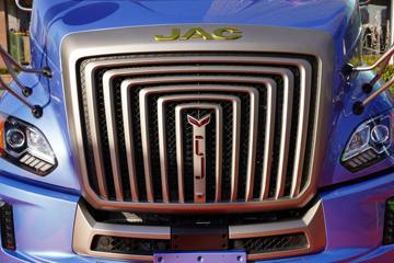 ���� �����V5�ؿ� 560���� 6X4 AMT�Զ�����ͷǣ����(����)ͼƬ