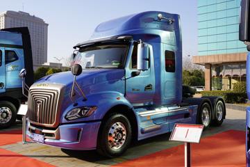 ���� �����V5�ؿ� 560���� 6X4 AMT�Զ�����ͷǣ����(����)ͼƬ