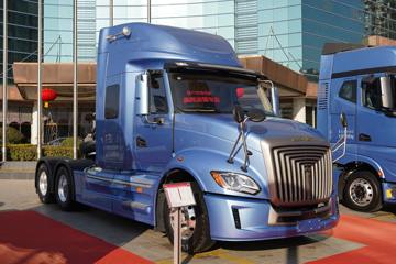 ���� �����V5�ؿ� 560���� 6X4 AMT�Զ�����ͷǣ����(����)ͼƬ