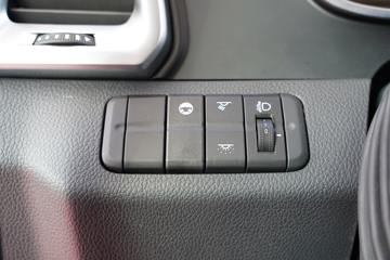 ���� �����V5�ؿ� 560���� 6X4 AMT�Զ�����ͷǣ����(����)ͼƬ