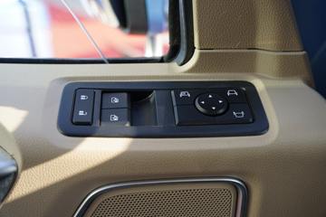 ���� �����V5�ؿ� 560���� 6X4 AMT�Զ�����ͷǣ����(����)ͼƬ