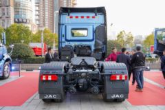 江淮 超越Q7重卡 560马力 6X4 AMT自动档牵引车(速比3.364)(HFC4254P1K8E33S)