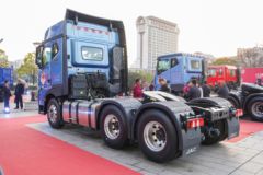 江淮 超越Q7重卡 560马力 6X4 AMT自动档牵引车(速比3.364)(HFC4254P1K8E33S)