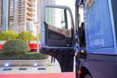 江淮 超越Q7重卡 560马力 6X4 AMT自动档牵引车(速比3.364)(HFC4254P1K8E33S)