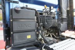 江淮 超越Q7重卡 560马力 6X4 AMT自动档牵引车(速比3.364)(HFC4254P1K8E33S)