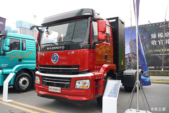 �������ó� ����E3 �Ǽʰ� 6X4 ����ʽ���綯ǣ����281.92kWh