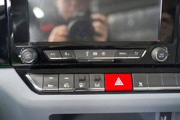 �������ó� ����E3 �Ǽʰ� 6X4 ����ʽ���綯ǣ����281.92kWhͼƬ