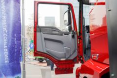 陕汽商用车 轩德E3 城际版 6X4 换电式纯电动牵引车281.92kWh