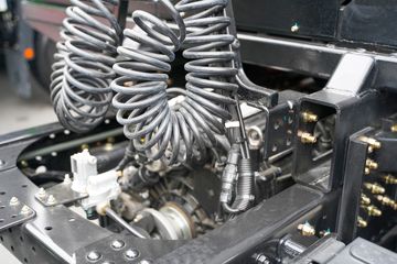 �������ó� ����E3 �Ǽʰ� 6X4 ����ʽ���綯ǣ����281.92kWhͼƬ