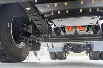 �������ó� ����E3 �Ǽʰ� 6X4 ����ʽ���綯ǣ����281.92kWhͼƬ