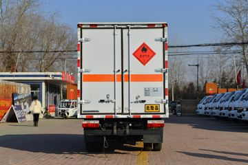 T5 爆破器材运输车外观图片