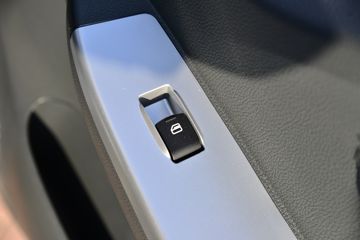 ����;�� T5 95���� 4X2 3.4����ȼ������ʽ���䳵(EQ5045XRQ16DCACWXP)ͼƬ