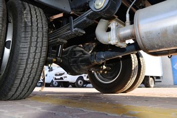 ����;�� T5 95���� 4X2 3.4����ȼ������ʽ���䳵(EQ5045XRQ16DCACWXP)ͼƬ