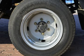 ����;�� T5 95���� 4X2 3.4����ȼ������ʽ���䳵(EQ5045XRQ16DCACWXP)ͼƬ