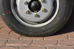 东风途逸 T5 95马力 4X2 3.4米易燃气体厢式运输车(EQ5045XRQ16DCACWXP)