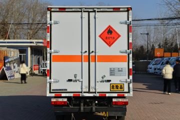 ����;�� T5 95���� 4X2 3.4����ȼ������ʽ���䳵(EQ5045XRQ16DCACWXP)ͼƬ