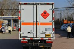 东风途逸 T5 95马力 4X2 3.4米易燃气体厢式运输车(EQ5045XRQ16DCACWXP)