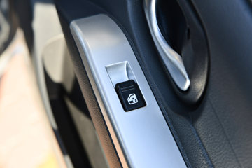 ����;�� T3Q(ԭС����W) 1.6L 123���� ���� 2.5��˫������С��ͼƬ