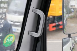 领航H&nbsp;洒水车/喷洒车驾驶室图片