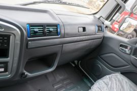 时代领航ES7&nbsp;洒水车/喷洒车驾驶室图片