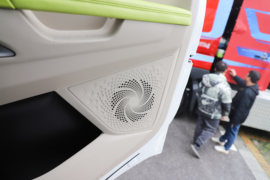 乘龙H5V&nbsp;电动牵引车驾驶室图片