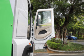 乘龙H5V&nbsp;电动牵引车驾驶室图片