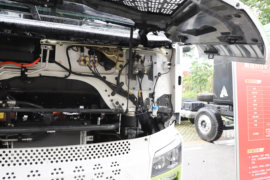 乘龙H5V&nbsp;电动牵引车底盘图片