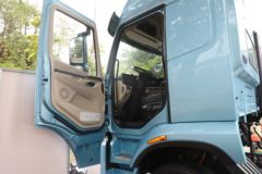 东风柳汽 乘龙H5V 4X2 6.8米混动载货车16.12kWh