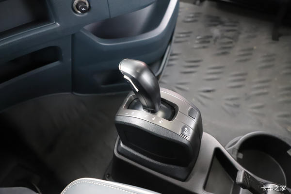 ����H7 600���� 6X4 AMT(����)(Һ��)�Ż�3��