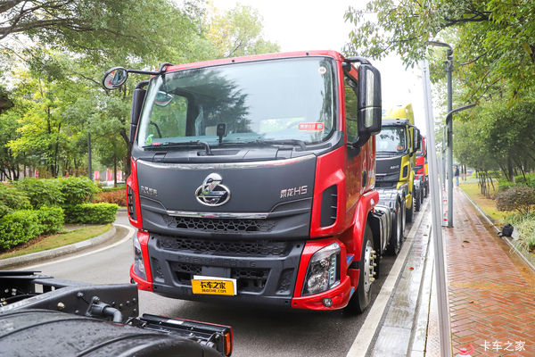 东风柳汽乘龙H5 10.5L柴油 6X4 法士特12档 子车 牵引车