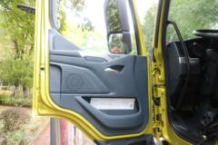 东风柳汽 乘龙H5重卡 430马力 4X2 AMT自动档牵引车(国六)(LZ4184H5AC1)