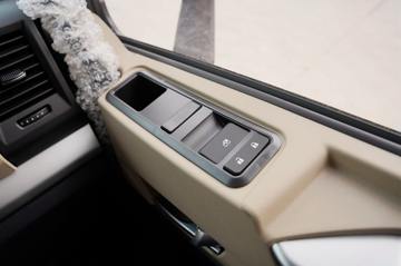 ���� �����A5X���п� ��ֵ�� 290���� 4X2 6.8�ײ�դʽ�ػ���(����)(HFC5181CCYP2K2A50CS)ͼƬ