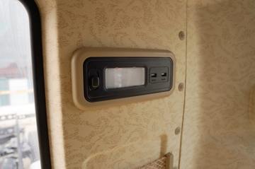 ���� �����A5X���п� ��ֵ�� 290���� 4X2 6.8�ײ�դʽ�ػ���(����)(HFC5181CCYP2K2A50CS)ͼƬ