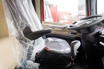 ���� �����A5X���п� ��ֵ�� 290���� 4X2 6.8�ײ�դʽ�ػ���(����)(HFC5181CCYP2K2A50CS)ͼƬ