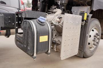 ���� �����A5X���п� ��ֵ�� 290���� 4X2 6.8�ײ�դʽ�ػ���(����)(HFC5181CCYP2K2A50CS)ͼƬ