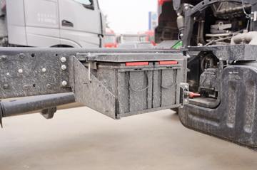 ���� �����A5X���п� ��ֵ�� 290���� 4X2 6.8�ײ�դʽ�ػ���(����)(HFC5181CCYP2K2A50CS)ͼƬ