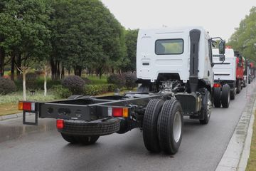 新乘龙M3&nbsp;洒水车/喷洒车外观图片